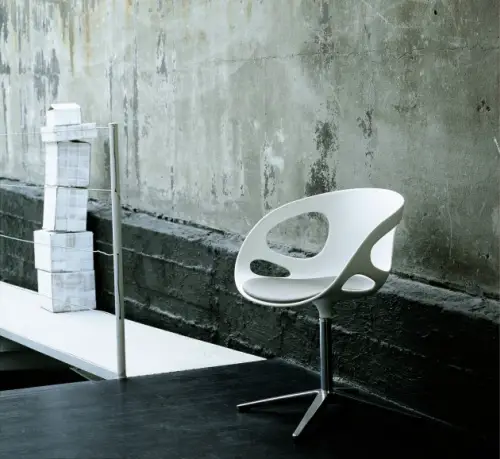 Japanese Furniture Designer Hiromichi Konno's Rin Chair