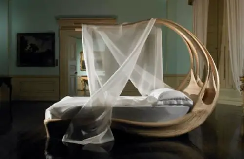 Enignum Canopy Bed Hides All Your Dreams