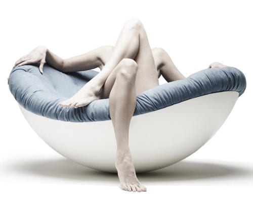 Odu by Confused Direction Is a Cave-like Comfortable Chair
