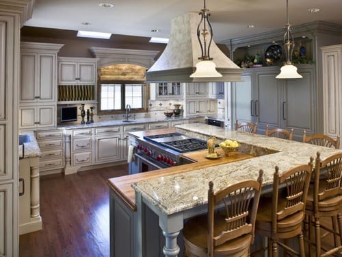 traditional neutral kitchen
